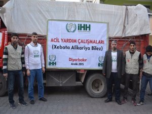 Sur ilçesinde bir kamyon yardım malzemesi dağıtıldı