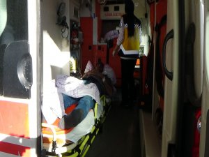 Ergani’de tren kamyonete çarptı: 5 yaralı