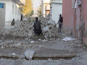 Sur’da 2 patlama; 1 asker hayatını kaybetti, 5 asker 2 sivil yaralandı