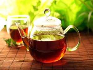 Her bir bardak çaydan sonra su için