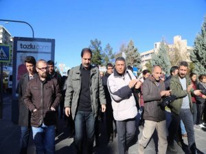 Gazeteciler Sur'a yürüdü
