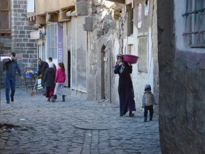 Sur’da zorlu yaşam