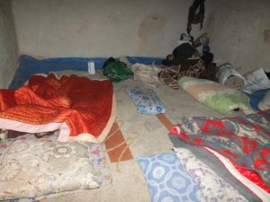 Suriyeli aile soğukla mücadele ediyor