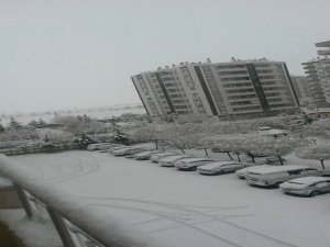 Diyarbakır’a mevsimin ilk karı yağdı