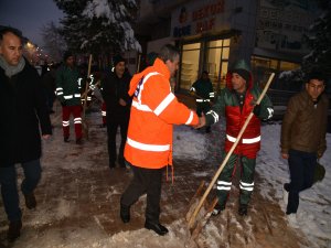Eş Başkanlar karla mücadele çalışmalarını  denetledi