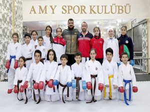 Şampiyon Üreten Fabrika :AMY