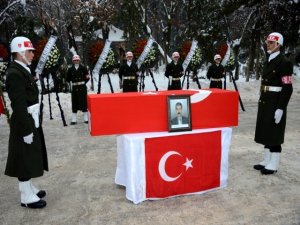 Yaşamını yitiren köy korucusu için tören