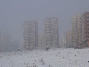 Sis nedeniyle uçak seferleri iptal edildi