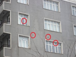 Seken kurşunlar 2 kişinin yaralanmasına neden oldu