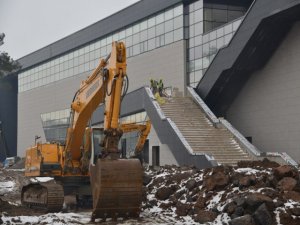 Kültür ve Kongre Merkezi’nde çalışmalar sürüyor