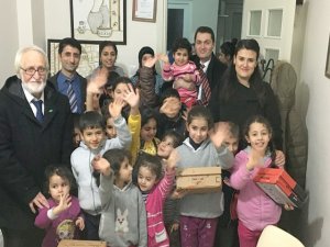 Suriyeli çocuklara giyecek yardımı
