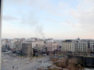 Yasak ve çatışmalar sürüyor