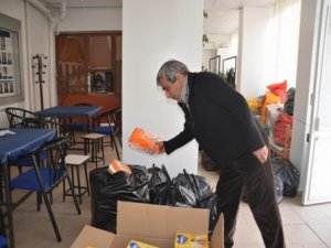 Siverekliler Derneği'nden Sur'dan göç eden 100 aileye yardım