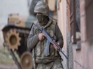 Abluka altındaki 3 ilçeye 15 karakol