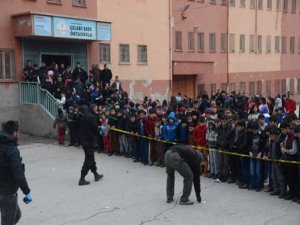 Okula bomba atan kişi gözaltına alındı