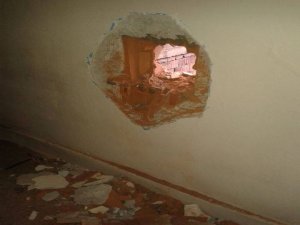 Sur’da bir eve top mermisi düştü