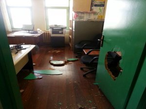 Bir gecede üç okula saldırı