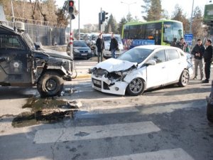 Diyarbakır’da trafik kazası: 2’si polis 7 yaralı