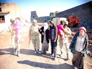 Esaretten kurtulan aile fertlerinden askere kürtçe dua