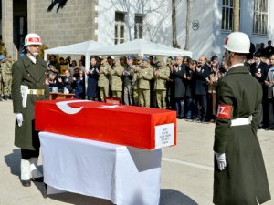 Yaşamını yitiren yüzbaşı için uğurlama töreni düzenlendi