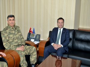 Komutanlardan Diyarbakır çıkarması