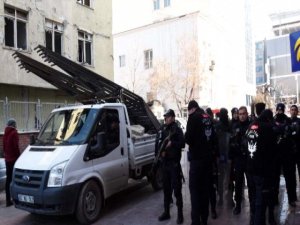 Polis, Hdp'nin 'Barış Çadırına' El Koydu