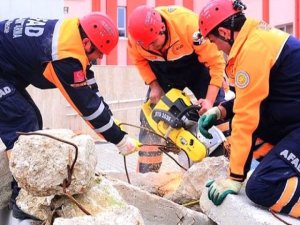 Siirt'te İki Katlı Ev Çöktü: 3 Ölü, 2 Yaralı