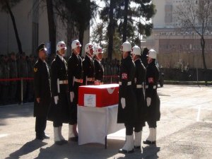 Sur’da yaşamını yitiren asker için tören düzenlendi