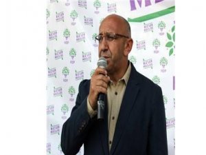 Freni patlayan araç vekilin arabasına çarptı