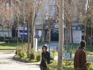 Bağlar’da yasak sürüyor