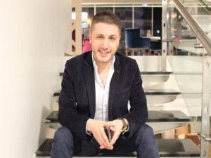 Diyarbakırlı sosyal medya uzmanı sesini dünyaya duyurdu