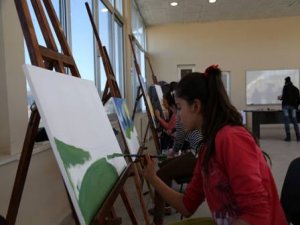 ‘Belediye’nin kurslarıyla yeteneklerini keşfediyorlar’