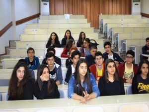 GELECEĞİN TIPÇILARI TIP FAKÜLTESİNİ ZİYARET ETTİ