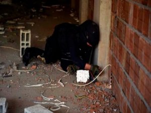 Nusaybin'de el yapımı patlayıcılar imha ediliyor