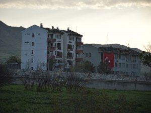 BOMBA YÜKLÜ TANKERLE YAPILAN SALDIRININ ŞİDDETİ GÜN AĞARINCA ORTAYA ÇIKTI