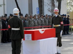 ŞEHİT ASKER MEMLEKETİNE UĞURLANDI
