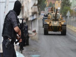 SİLVAN'DA 4 MAHALLEDE SOKAĞA ÇIKMA YASAĞI İLAN EDİLDİ