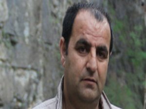 Gazeteciye ‘bacak bacak üstüne attı’ gerekçeli gözaltı