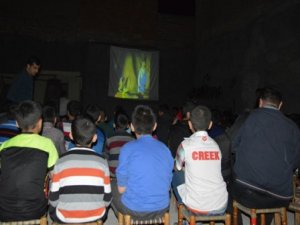 Surlu çocuklara film gösterimi yapıldı