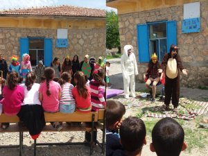 Köyde drama şenliği