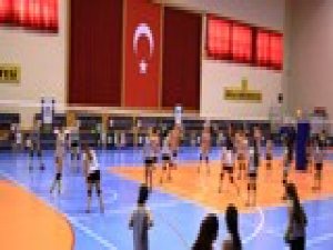 Dü'de 5. geleneksel voleybol şöleni çoşkusu