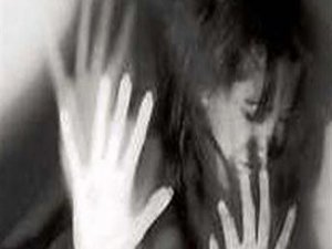 Tecavüze yeltenen sevgilisini öldüren genç kıza 5 yıl hapis