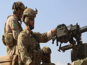 Çavuşoğlu: ABD askerinin YPG arması kullanması kabul edilemez