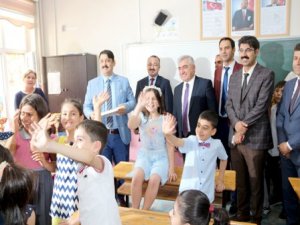 Diyarbakır’da 440 bin öğrencinin karne heyecanı