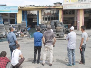 YANGIN İŞ YERİNİ KÜLE ÇEVİRDİ