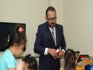 AK Parti Gençlik Kolları'ndan Kimsesiz Çocuklara Bayram Hediyesi