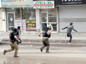 Polis silahı almanın cezası 32 yıl