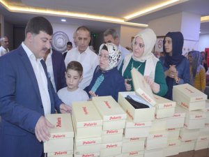 Akar’dan Surlu çocuklara giyim yardımı