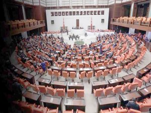 Meclis'in gizemli isminden Bahçeli'ye övgü, Demirtaş'a uyarı