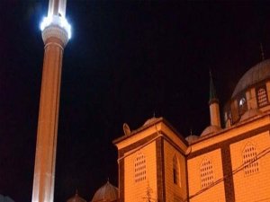 Darbe girişiminden sonra Camilerde ezan okunuyor